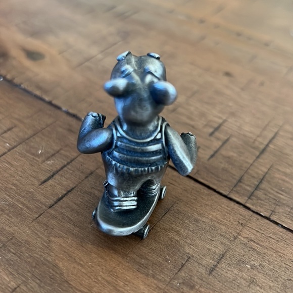 Schmid Skate Boarding Hippo - Picture 2 of 9